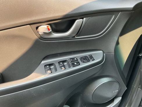 Used 2019 Hyundai Kona Ultimate FWD image 10