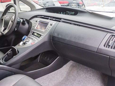 Used 2015 Toyota Prius Four image 37