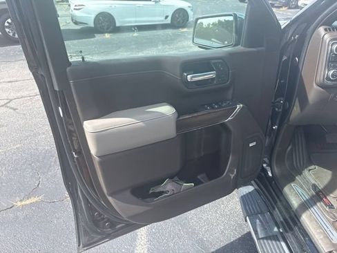 Used 2021 GMC Sierra 1500 SLT w/ SLT Convenience Package AWD/4WD image 40