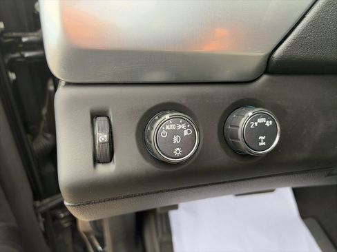 Used 2020 Chevrolet Suburban Premier image 34