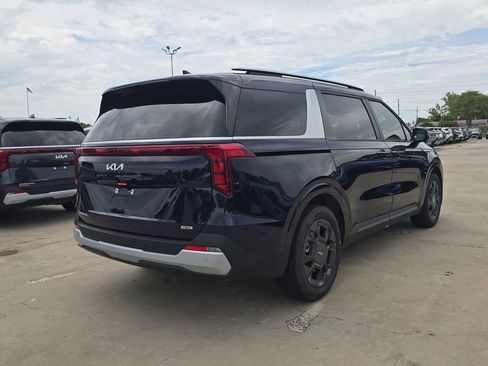 New 2026 Kia Carnival EX FWD image 8