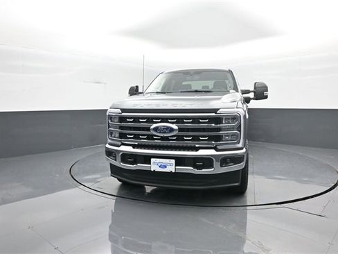New 2026 Ford F250 Lariat w/ FX4 Off-Road Package image 3