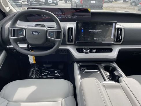 New 2026 Ford Expedition Active image 4