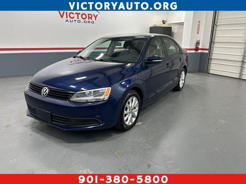 Used 2011 Volkswagen Jetta SE FWD image 1