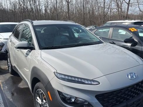 Used 2023 Hyundai Kona SEL image 3