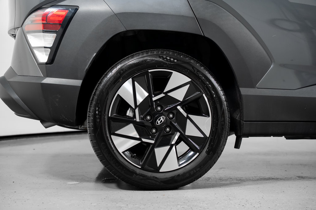 Certified 2025 Hyundai Kona SEL FWD image 7