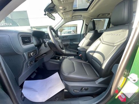 New 2025 Ford Maverick Lariat w/ Black Appearance Package image 18