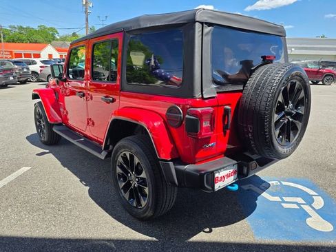 Used 2023 Jeep Wrangler Unlimited Sahara w/ Cold Weather Group AWD/4WD image 31