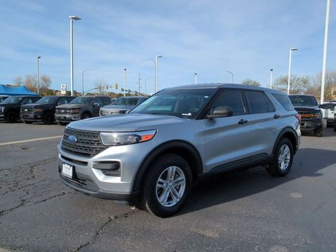 Used 2023 Ford Explorer 4WD w/ Class IV Trailer Tow Package image 7