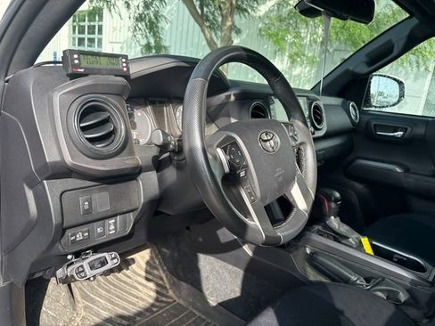 Used 2023 Toyota Tacoma TRD Off-Road w/ Black Out Package (TMS) AWD/4WD image 10