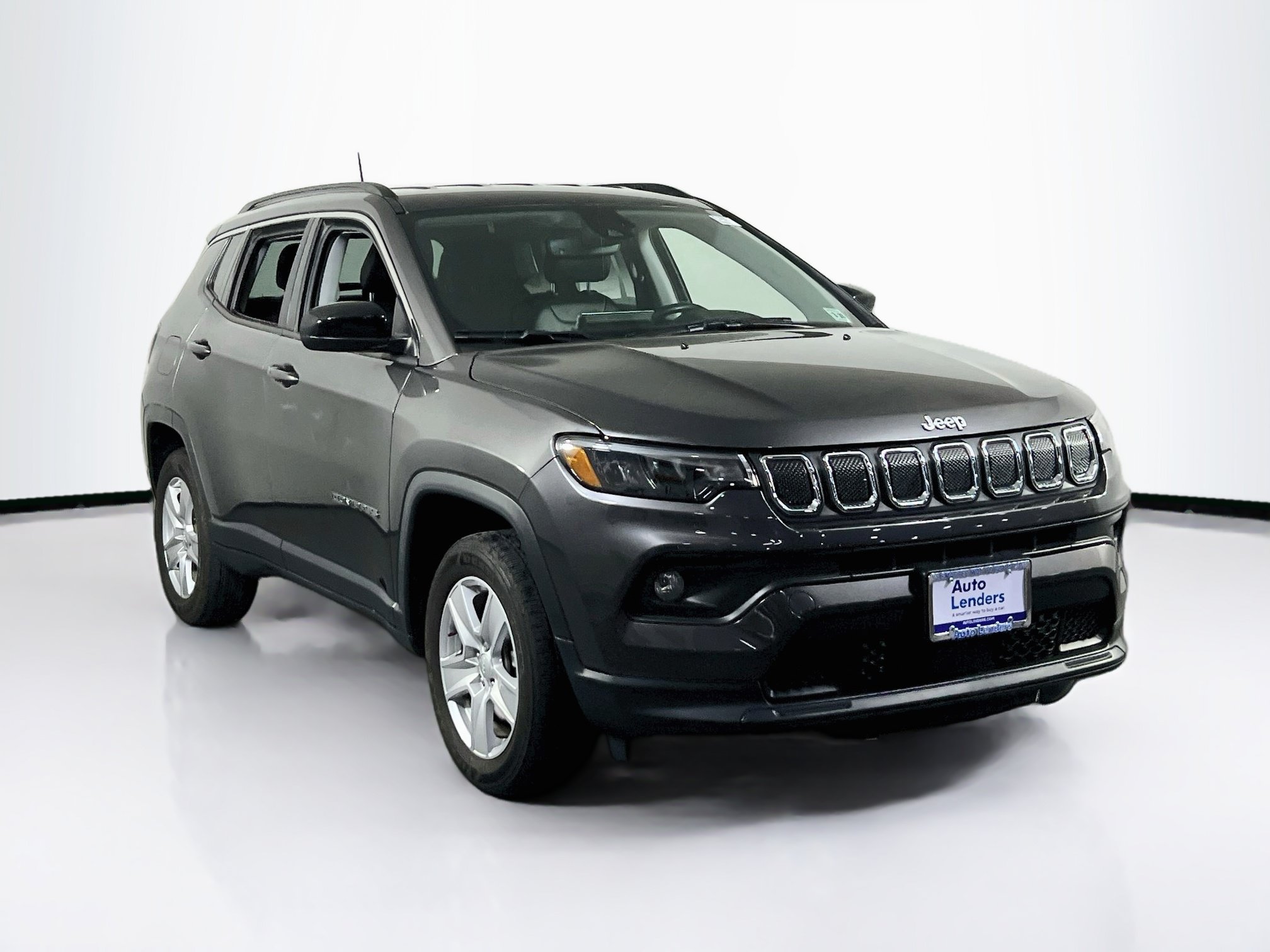 Used 2022 Jeep Compass Latitude w/ Convenience Group AWD/4WD image 3