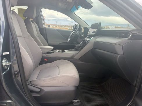 Used 2024 Toyota Venza LE AWD/4WD image 29