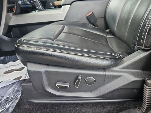 Used 2018 Ford F150 Lariat w/ Equipment Group 502A Luxury AWD/4WD image 33