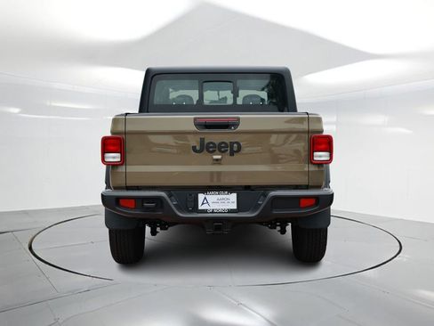 New 2026 Jeep Gladiator Sport AWD/4WD image 3