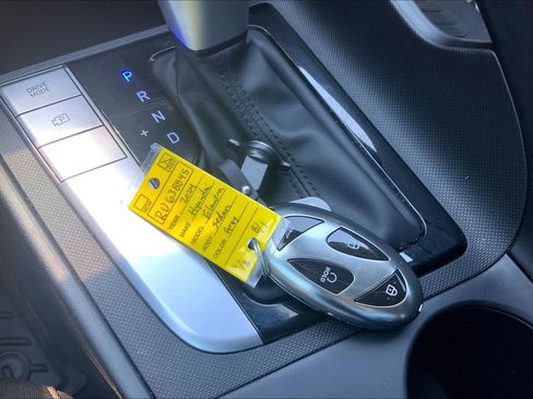 Used 2024 Hyundai Elantra SEL FWD image 15