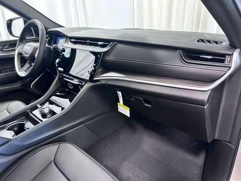New 2026 Jeep Grand Cherokee Limited AWD/4WD image 24