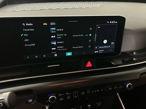 Used 2025 Kia Carnival image 17