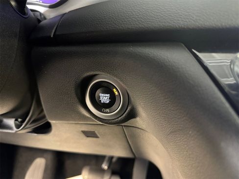 Used 2020 Chrysler Pacifica Touring w/ S Appearance Package image 29