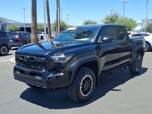 Certified 2024 Toyota Tacoma TRD Off-Road w/ TRD Off Road Upgrade Package AWD/4WD image 8