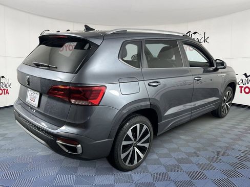 Used 2024 Volkswagen Taos SE image 8