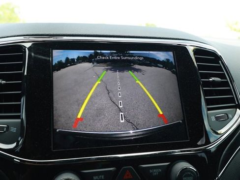 Used 2021 Jeep Grand Cherokee Limited w/ Trailer Tow Group IV image 9