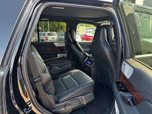 Used 2024 Lincoln Navigator Reserve image 24