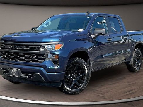 Used 2022 Chevrolet Silverado 1500 Custom w/ LPO, Dark Essentials Package AWD/4WD image 3