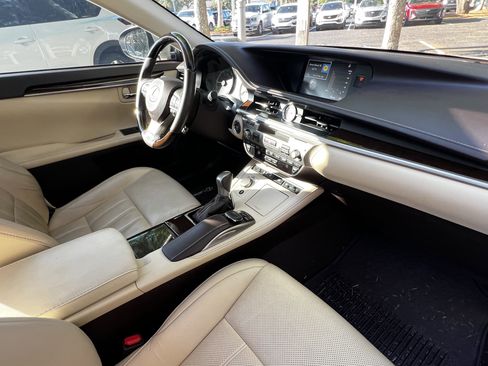 Used 2018 Lexus ES 350 w/ Luxury Package w/Wood Trim FWD image 48