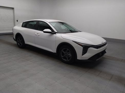 Used 2025 Kia K4 FWD image 11