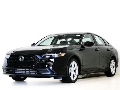 Used 2025 Honda Accord LX image 3