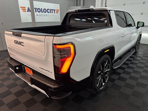 Used 2025 GMC Sierra EV Denali AWD/4WD image 9