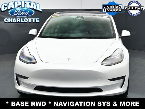 Used 2023 Tesla Model 3 Standard Range image 2