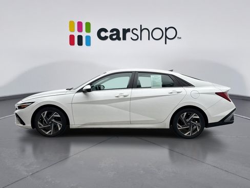 Used 2024 Hyundai Elantra Limited FWD image 2