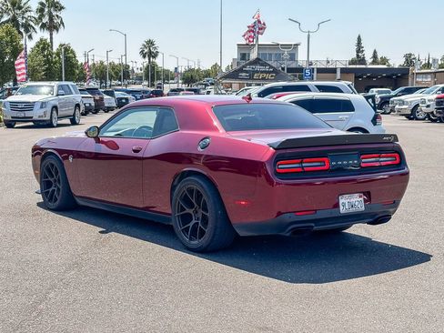 Used 2019 Dodge Challenger SRT Hellcat RWD image 2