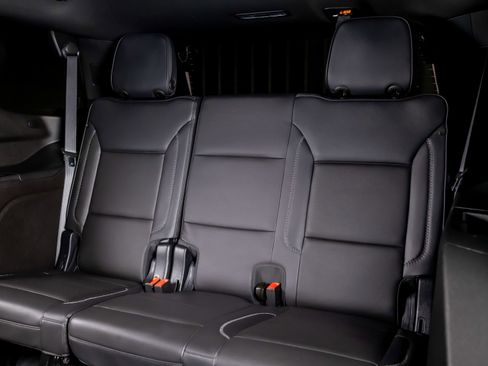 Used 2024 GMC Yukon Denali w/ Advanced Technology Package AWD/4WD image 25