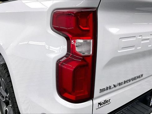 Used 2024 Chevrolet Silverado 1500 RST w/ Z71 Off-Road Package AWD/4WD image 31