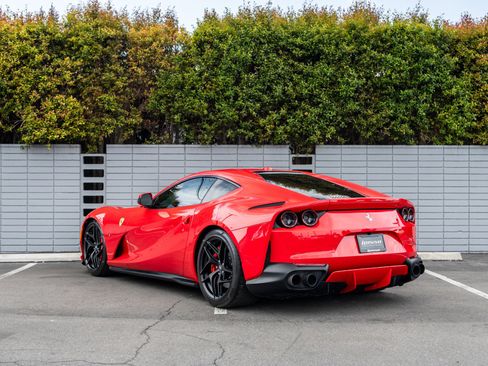 Used 2019 Ferrari 812 Superfast RWD image 24