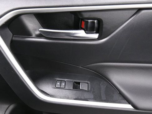 Certified 2022 Toyota RAV4 XLE image 27