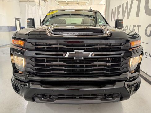 Used 2025 Chevrolet Silverado 2500 Custom w/ Custom Value Package RWD image 39