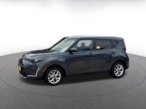 Used 2025 Kia Soul LX w/ LX Technology Package FWD image 8
