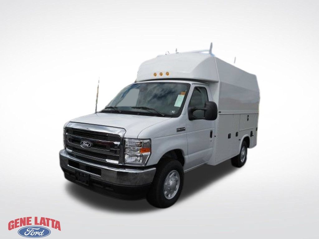 New 2026 Ford E-350 and Econoline 350 Super Duty w/ Power Equipment Group RWD image 3