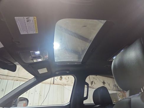 Used 2025 Kia Telluride AWD image 21