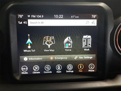 Certified 2022 Jeep Gladiator Mojave w/ Cold Weather Group image 21