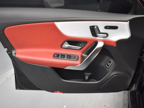 Used 2020 Mercedes-Benz A 35 AMG 4MATIC image 8