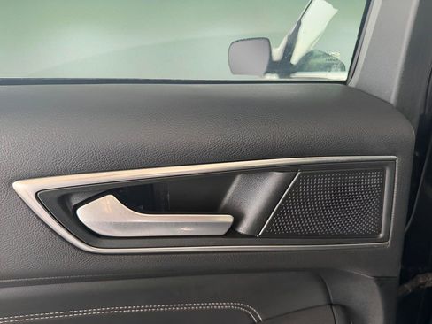 Used 2024 Ford Edge Titanium image 15