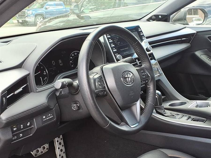 Used 2022 Toyota Avalon Touring FWD image 18