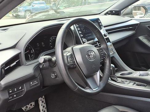 Used 2022 Toyota Avalon Touring FWD image 18