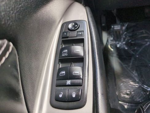Used 2018 Dodge Journey Crossroad w/ Nav & Sun Group FWD image 25