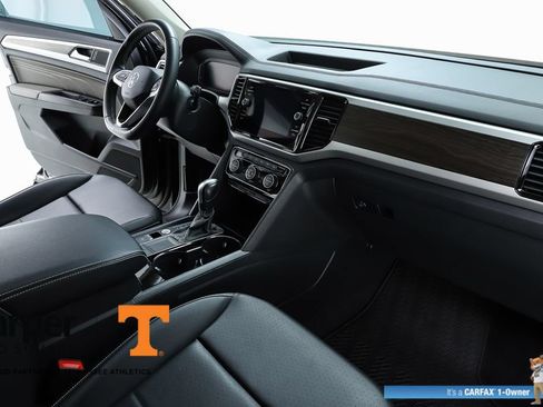 Used 2023 Volkswagen Atlas SE w/ Black Wheel Package FWD image 33