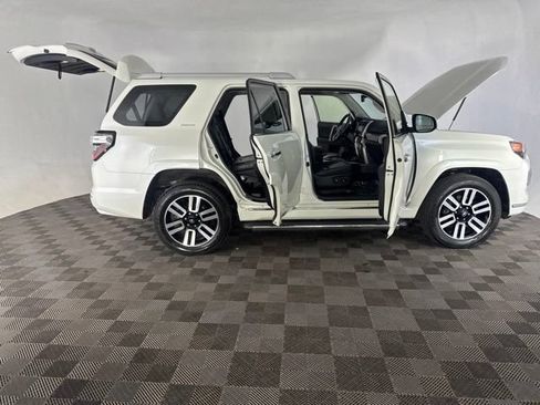 Used 2022 Toyota 4Runner Limited AWD/4WD image 13